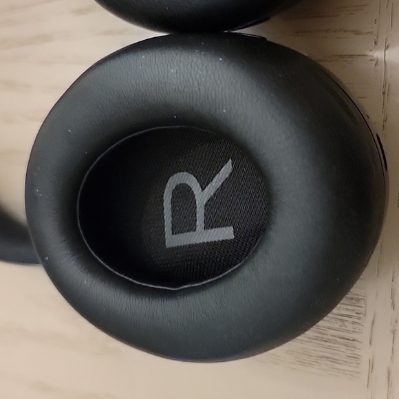 Bose Noise Canceling Headphones 700 Black - Picture 9 of 9